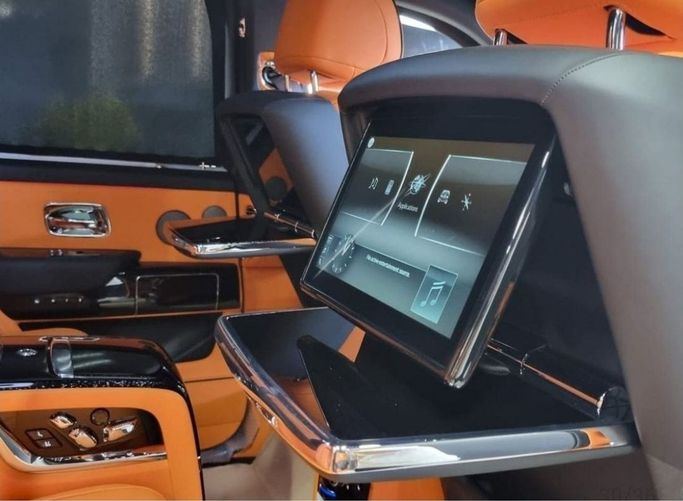 Новый Rolls-Royce Cullinan I, 6.7 л, 2023 в Дубае от Mohamed Hakim Motors Серебристый цвет. Other | AUTO.AE