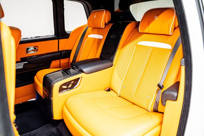 Used Rolls-Royce Cullinan Black Badge, 6.7 l, 2022 in Dubai by PUPIL OF FATE MOTORS, White color. GCC Specs | AUTO.AE