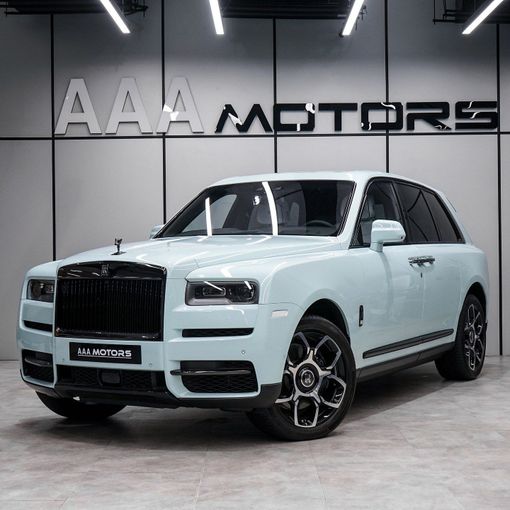 Новый Rolls-Royce Cullinan Black Badge I, 6.7 л, 2024 в Дубае от AAA Motors Голубой цвет. Европейская | AUTO.AE