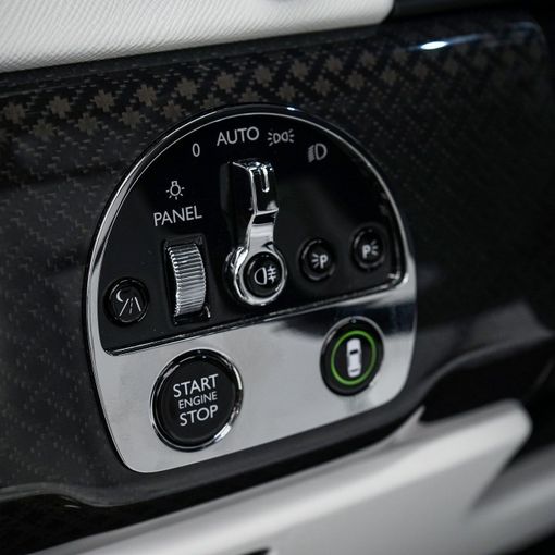 Новый Rolls-Royce Cullinan Black Badge I, 6.7 л, 2024 в Дубае от AAA Motors Голубой цвет. Европейская | AUTO.AE
