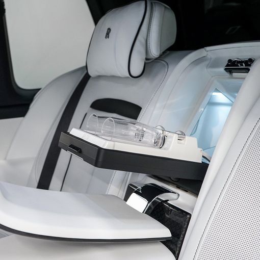 Новый Rolls-Royce Cullinan Black Badge I, 6.7 л, 2024 в Дубае от AAA Motors Голубой цвет. Европейская | AUTO.AE