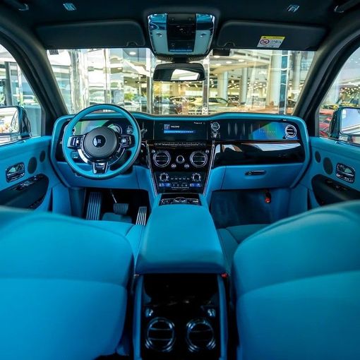 Used Rolls-Royce Cullinan I Facelift, 6.7 l, 2025 in Dubai by Q Motors, Black color. Japanese Specs | AUTO.AE