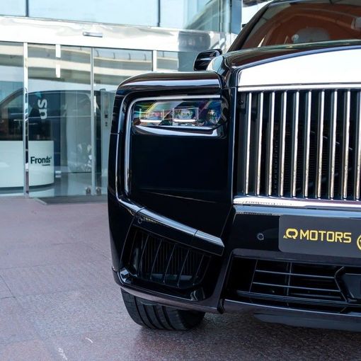 Used Rolls-Royce Cullinan I Facelift, 6.7 l, 2025 in Dubai by Q Motors, Black color. Japanese Specs | AUTO.AE
