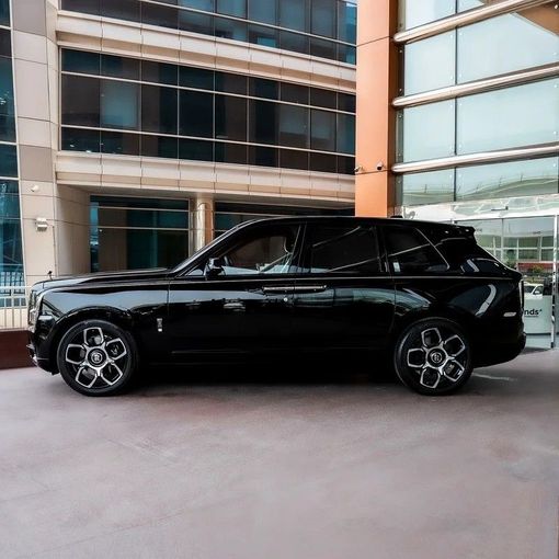 Used Rolls-Royce Cullinan Black Badge I, 6.7 l, 2022 in Dubai by Q Motors, Black color. GCC Specs | AUTO.AE
