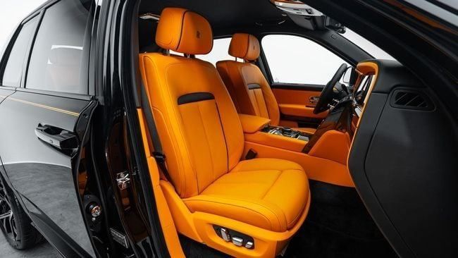 New Rolls-Royce Cullinan Black Badge I Facelift, 6.7 l, 2025 in Dubai by Al Ain Class Motors, Black color. GCC Specs | AUTO.AE
