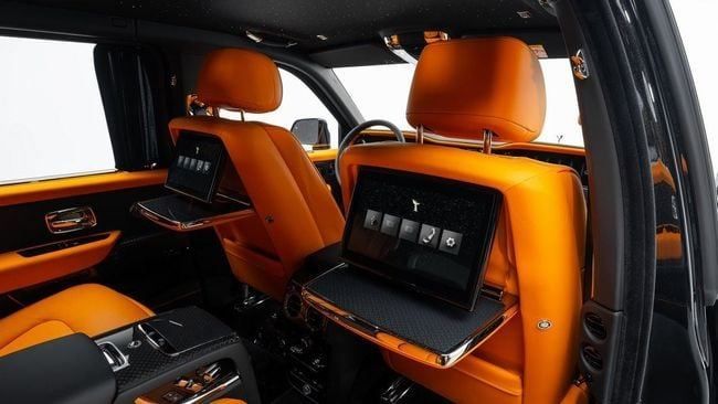 Used Rolls-Royce Cullinan Black Badge I Facelift, 6.7 l, 2025 in Dubai by Al Ain Class Motors, Black color. GCC Specs | AUTO.AE