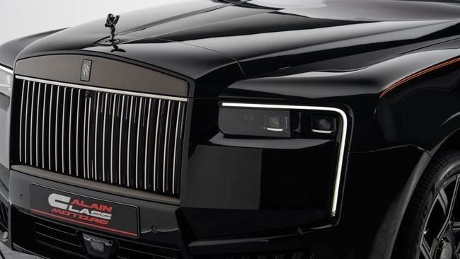 Used Rolls-Royce Cullinan Black Badge I Facelift, 6.7 l, 2025 in Dubai by Al Ain Class Motors, Black color. GCC Specs | AUTO.AE