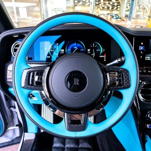 New Rolls-Royce Cullinan Black Badge I Facelift, 6.7 l, 2025 in Dubai by Q Motors, White color. European Specs | AUTO.AE