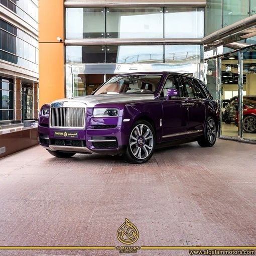 Подержанный Rolls-Royce Cullinan I, 6.7 л, 2019 в Дубае от Q Motors Пурпурный цвет. GCC | AUTO.AE