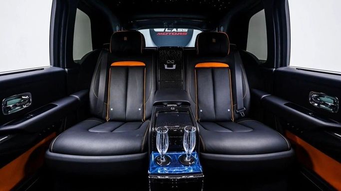Used Rolls-Royce Cullinan Black Badge I, 6.7 l, 2024 in Dubai by Al Ain Class Motors, Black color. GCC Specs | AUTO.AE