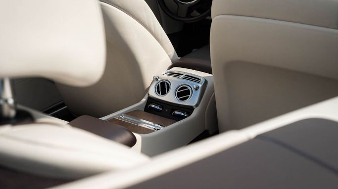 Rolls-Royce Dawn, 2020 кабриолет бизнес класса в Дубае от DEIZ зеленый цвет | AUTO.AE