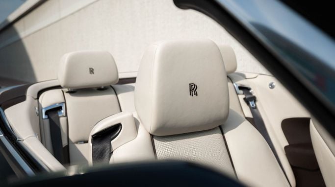 Rolls-Royce Dawn, 2020 кабриолет бизнес класса в Дубае от DEIZ зеленый цвет | AUTO.AE