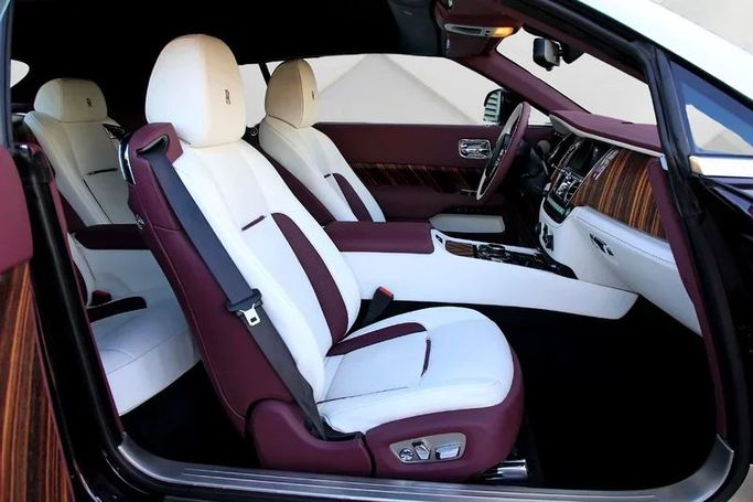 مستعملة Rolls-Royce Dawn, 6.6 l, 2019 في في دبي من Mohammad Alkarak Motors، اللون بني. مواصفات الخليج | AUTO.AE