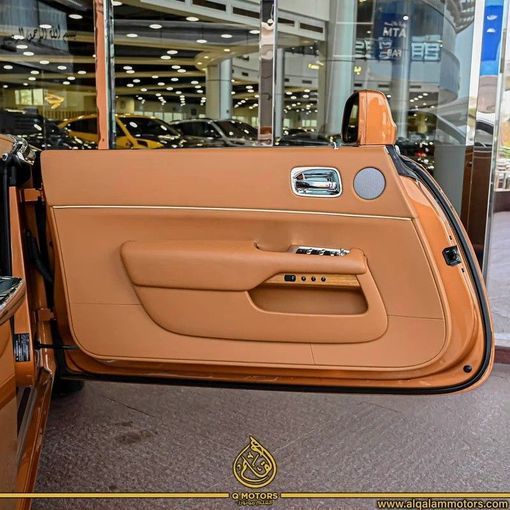 Подержанный Rolls-Royce Dawn, 6.6 л, 2017 в Дубае от Q Motors Бронзовый цвет. GCC | AUTO.AE