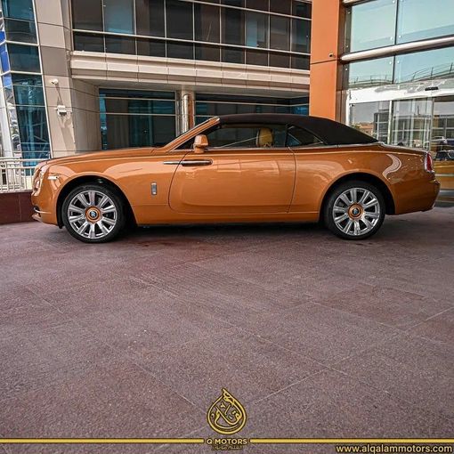 Подержанный Rolls-Royce Dawn, 6.6 л, 2017 в Дубае от Q Motors Бронзовый цвет. GCC | AUTO.AE
