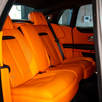 Rolls-Royce Ghost II, 2023 седан бизнес класса в Дубае от DEIZ белый цвет | AUTO.AE