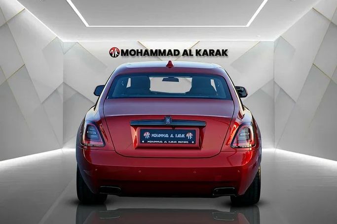 مستعملة Rolls-Royce Ghost Black Badge II, 6.7 l, 2023 في في دبي من Mohammad Alkarak Motors، اللون برتقالي. مواصفات الخليج | AUTO.AE