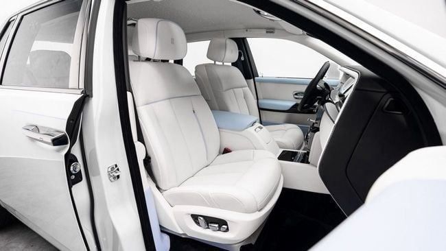 New Rolls-Royce Phantom VIII, 6.7 l, 2025 in Dubai by Al Ain Class Motors, White color. GCC Specs | AUTO.AE