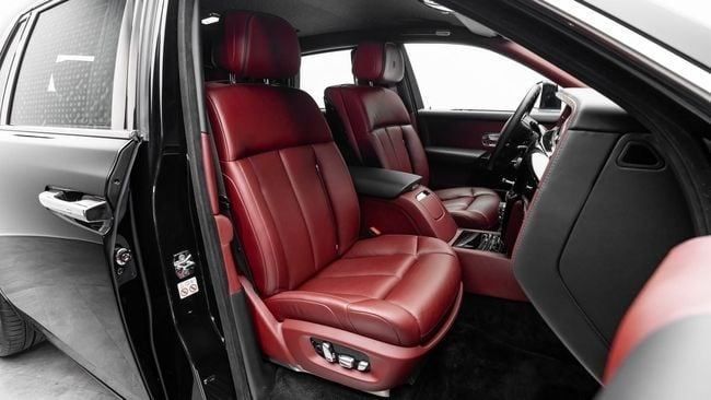 Used Rolls-Royce Phantom VIII, 6.7 l, 2019 in Dubai by Al Ain Class Motors, Black color. GCC Specs | AUTO.AE