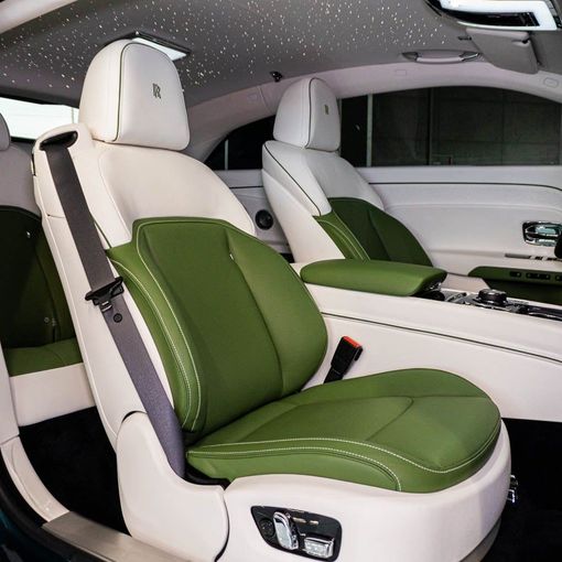 Rolls-Royce Spectre, 2024 купе бизнес класса в Дубае от DEIZ зеленый цвет | AUTO.AE