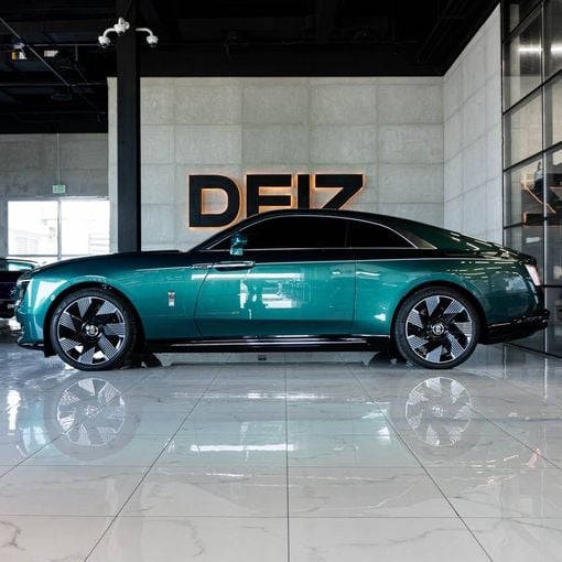Rolls-Royce Spectre, 2024 купе бизнес класса в Дубае от DEIZ зеленый цвет | AUTO.AE