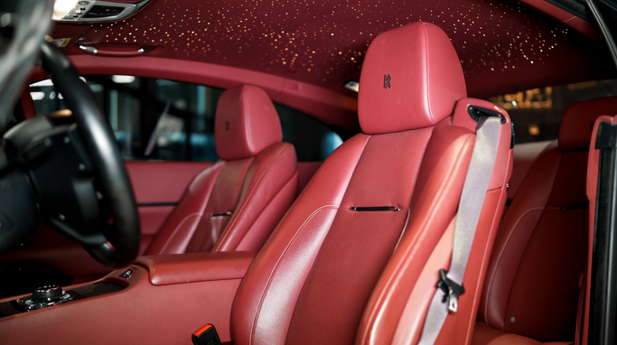 Rolls-Royce Wraith, 2021 купе бизнес класса в Дубае от DEIZ красный цвет | AUTO.AE