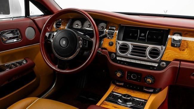 Used Rolls-Royce Wraith, 6.6 l, 2018 in Dubai by Al Ain Class Motors, White color. GCC Specs | AUTO.AE