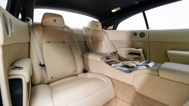 Подержанный Rolls-Royce Wraith, 6.6 л, 2015 в Дубае от Al Ain Class Motors Синий цвет. GCC | AUTO.AE