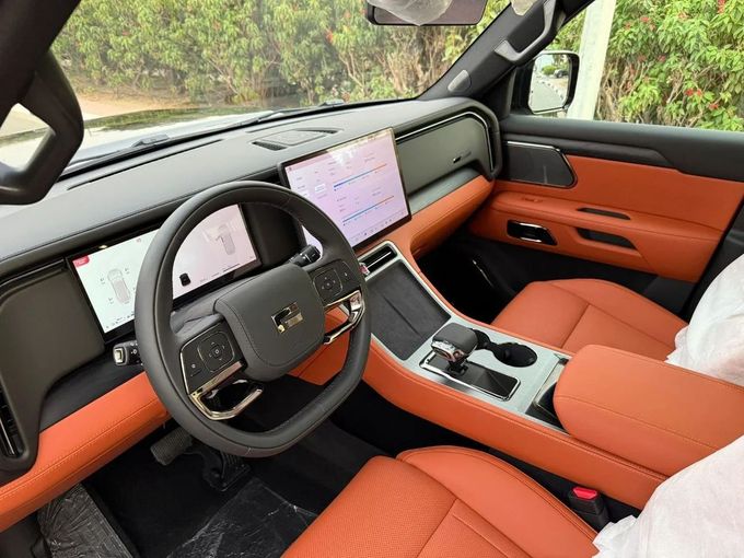Новый Rox 01, 1.5 л, 2025 в Дубае от Drivenchy Motors Черный цвет. GCC | AUTO.AE