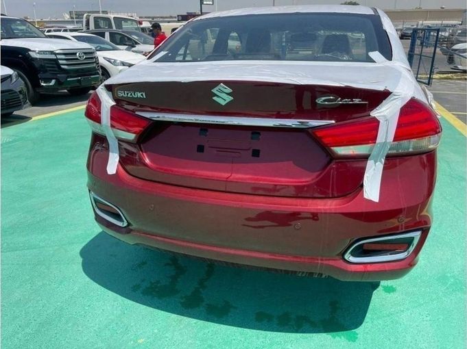 Новый Suzuki Ciaz I Рестайлинг, 1.5 л, 2023 в Дубае от Mohamed Hakim Motors Красный цвет. GCC | AUTO.AE