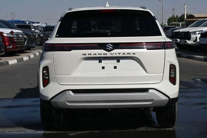 Новый Suzuki Grand Vitara III, 1.5 л, 2025 в Дубае от Mohamed Hakim Motors Белый цвет. GCC | AUTO.AE