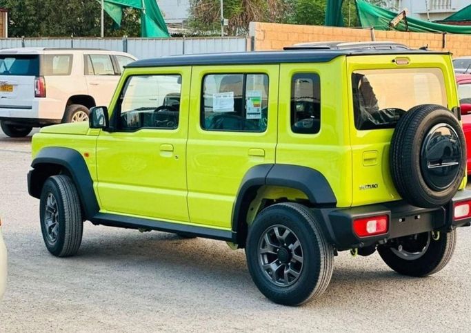 Новый Suzuki Jimny IV, 1.5 л, 2024 в Дубае от Mohamed Hakim Motors Желтый цвет. GCC | AUTO.AE