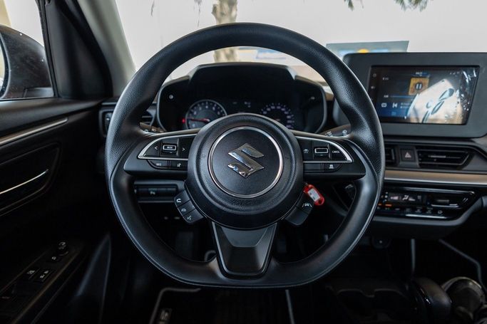 Новый Suzuki Swift VI, 1.2 л, 2025 в Дубае от Linda Cars Оранжевый цвет. GCC | AUTO.AE