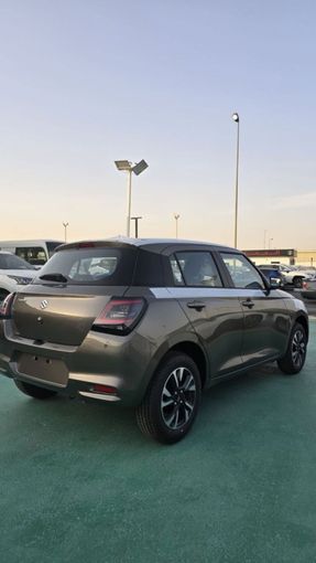 Новый Suzuki Swift V Рестайлинг, 1.2 л, 2025 в Дубае от Mohamed Hakim Motors Серый цвет. GCC | AUTO.AE
