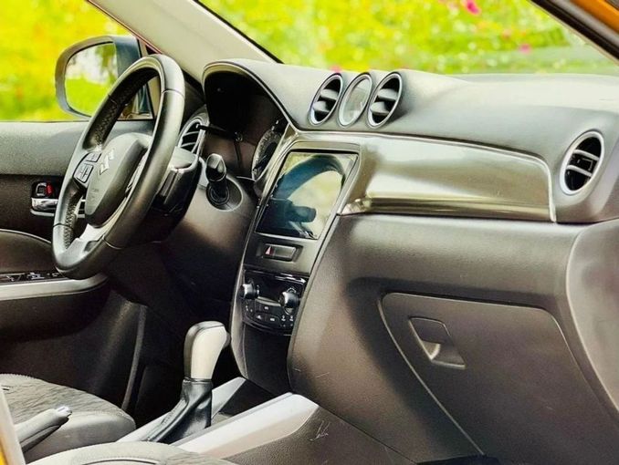 Новый Suzuki Vitara II Рестайлинг, 1.6 л, 2023 в Дубае от Mohamed Hakim Motors Желтый цвет. GCC | AUTO.AE