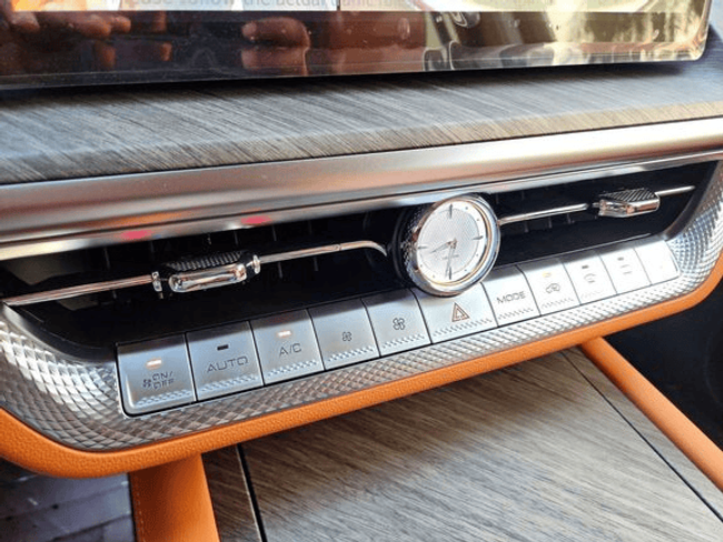 New Tank 500, 3.0 l, 2025 in Dubai by Gulf Motors, Silver color. Chinese Specs | AUTO.AE