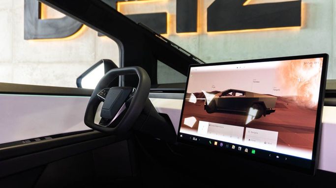 Tesla Cybertruck All-wheel Drive, 2024 пикап двойная кабина электро класса в Дубае от DEIZ серебристый цвет | AUTO.AE