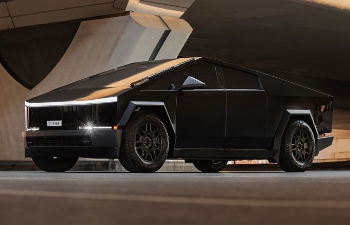 Tesla Cybertruck Cyberbeast I, 2024 пикап двойная кабина электро класса в Дубае от AVA car rental черный цвет | AUTO.AE