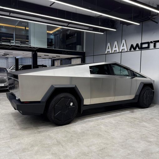 Новый Tesla Cybertruck Cyberbeast, 2025 в Дубае от AAA Motors Серебристый цвет. Other | AUTO.AE