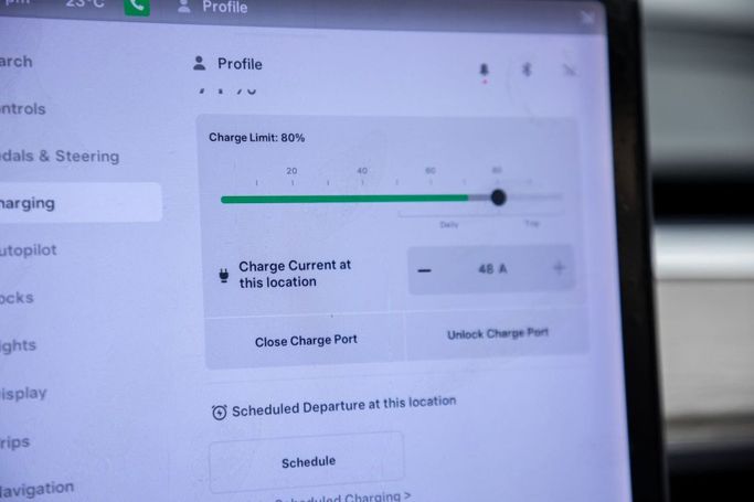 مستعملة Tesla Model 3 Long Range I, 2021 في في دبي من C7 Motors، اللون أبيض.  | AUTO.AE