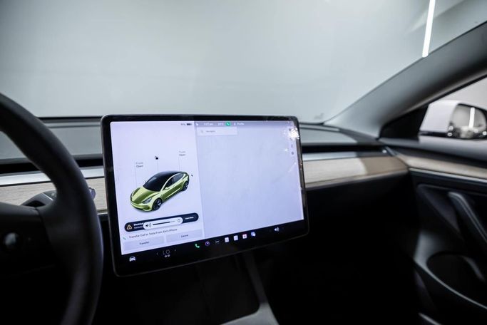 مستعملة Tesla Model 3 Long Range I, 2021 في في دبي من C7 Motors، اللون أبيض.  | AUTO.AE