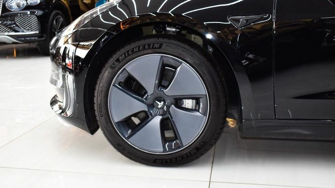 جديدة Tesla Model 3 Standart Plus I, 2022 في في دبي من 777 CARS، اللون أسود. المواصفات الصينية | AUTO.AE