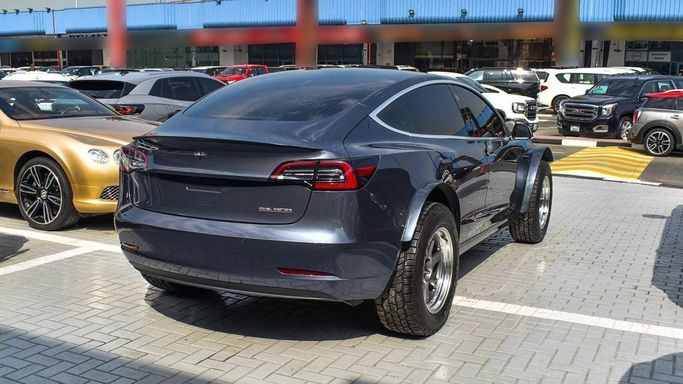 Used Tesla Model 3 Performance I, 2020 in Dubai by Lahbab Motors, Grey color. Other | AUTO.AE