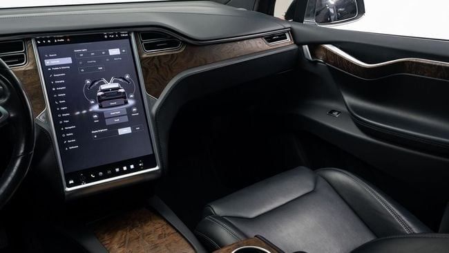 Used Tesla Model X 90D I, 2017 in Dubai by Al Ain Class Motors, Black color. GCC Specs | AUTO.AE