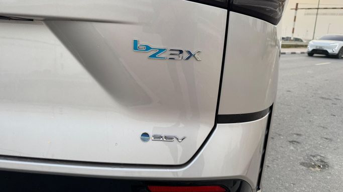 Новый Toyota bZ3, 2025 в Дубае от MENAMOTORS Серебристый цвет. Other | AUTO.AE