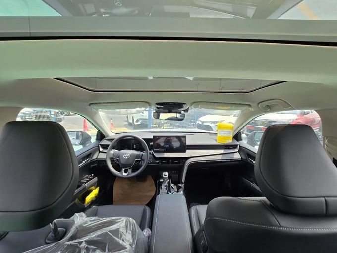 New Toyota Camry IX (XV80) China Market, 2.5 l, 2025 in Dubai by Mohamed Hakim Motors, Grey color. Other | AUTO.AE