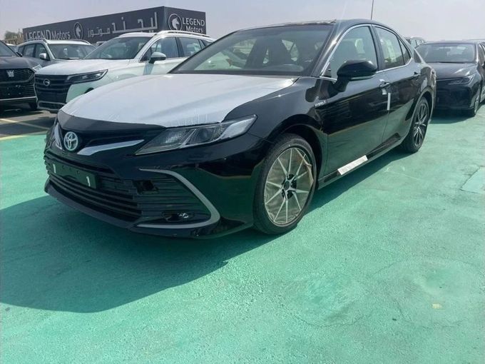New Toyota Camry VIII (XV70) Facelift, 2.5 l, 2024 in Dubai by Mohamed Hakim Motors, Black color. GCC Specs | AUTO.AE