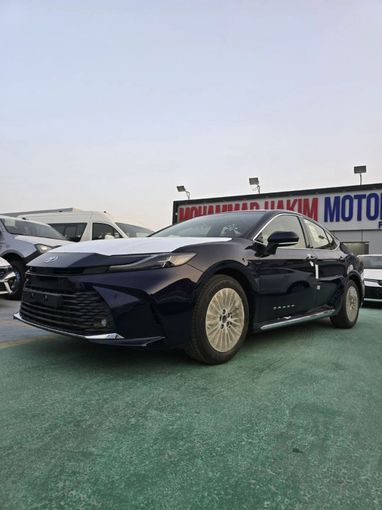 New Toyota Camry IX (XV80), 2.5 l, 2025 in Dubai by Mohamed Hakim Motors, Black color. GCC Specs | AUTO.AE