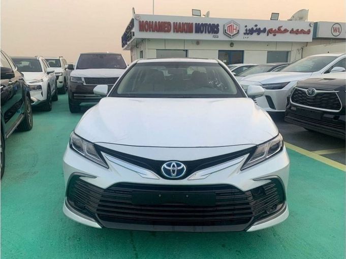 Новый Toyota Camry VIII (XV70) Рестайлинг, 2.5 л, 2024 в Дубае от Mohamed Hakim Motors Белый цвет. GCC | AUTO.AE