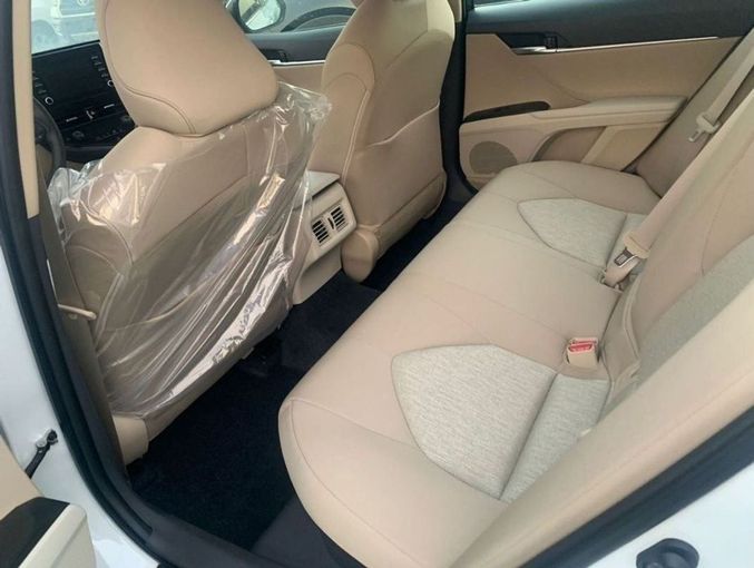 Новый Toyota Camry VIII (XV70) Рестайлинг, 2.5 л, 2024 в Дубае от Mohamed Hakim Motors Белый цвет. GCC | AUTO.AE